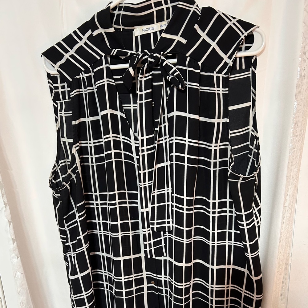 Ricki's xxl Black and White Checkered Blouse with tie up bow- new or like new